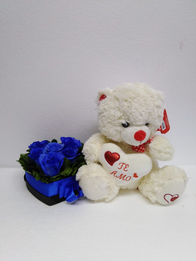 6 Rosas Azules en Caja Coraz�n y Peluche con coraz�n 30cm